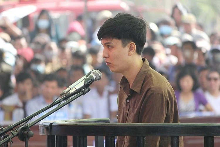 Chùm ảnh: Toàn cảnh phiên tòa xét xử trọng án thảm sát Bình Phước ảnh 23