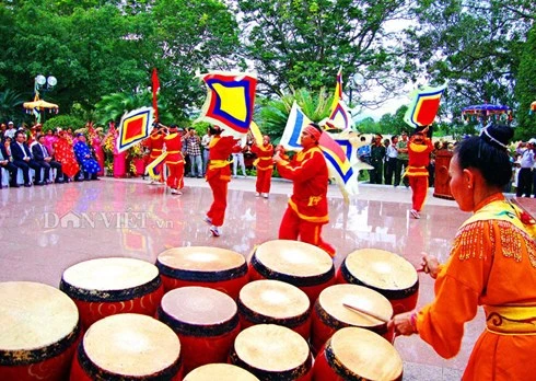 ngay xuan va trong tran quang trung hinh 3