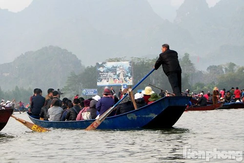 Chùa Hương chưa khai hội, du khách đã chen chân - ảnh 8