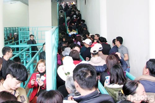 Chùa Hương chưa khai hội, du khách đã chen chân - ảnh 5