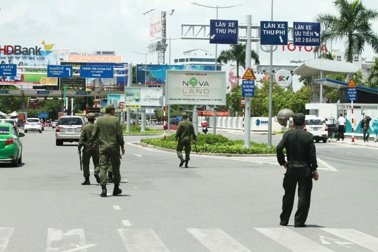 Tổng thống Obama kết thúc ngày làm việc đầu tiên tại TP.HCM ảnh 31