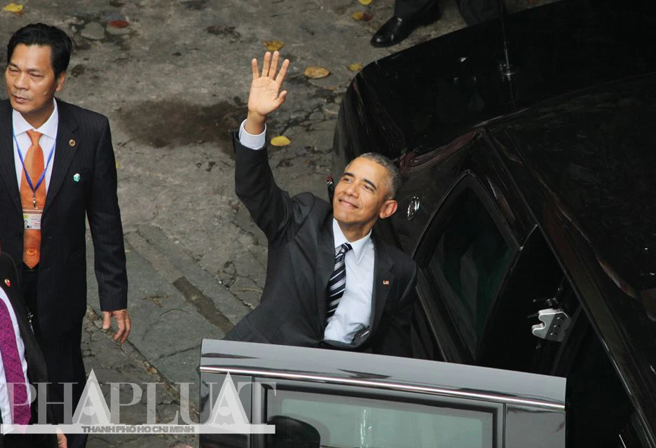 Tổng thống Obama kết thúc ngày làm việc đầu tiên tại TP.HCM ảnh 14