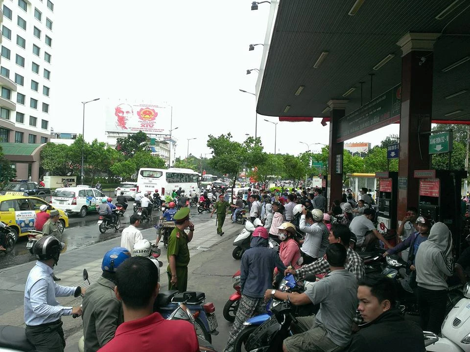 Tổng thống Obama kết thúc ngày làm việc đầu tiên tại TP.HCM ảnh 82