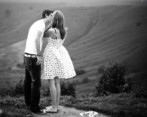 Lợi ích khi yêu một quý ông thấp ảnh 1