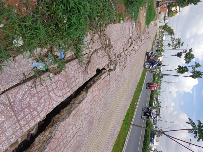 Chuyên gia phân tích những vết nứt 'lạ' trên đường Phạm Văn Đồng ảnh 6