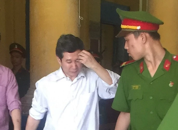 Khai gian để nhập trái phép ô tô địa hình ảnh 1