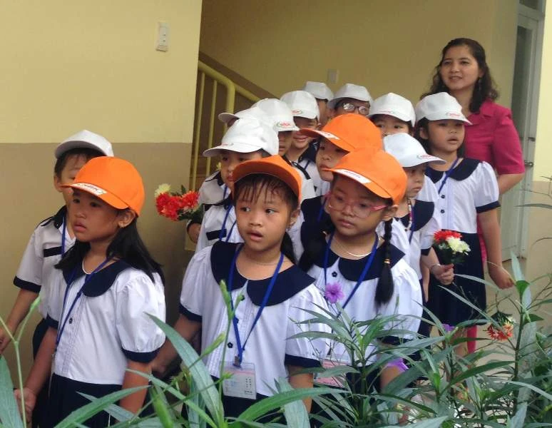 Khoảnh khắc ngày khai trường trên toàn quốc ảnh 19