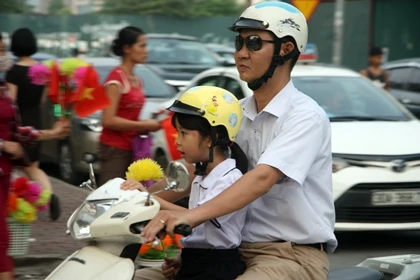 Khoảnh khắc ngày khai trường trên toàn quốc ảnh 1