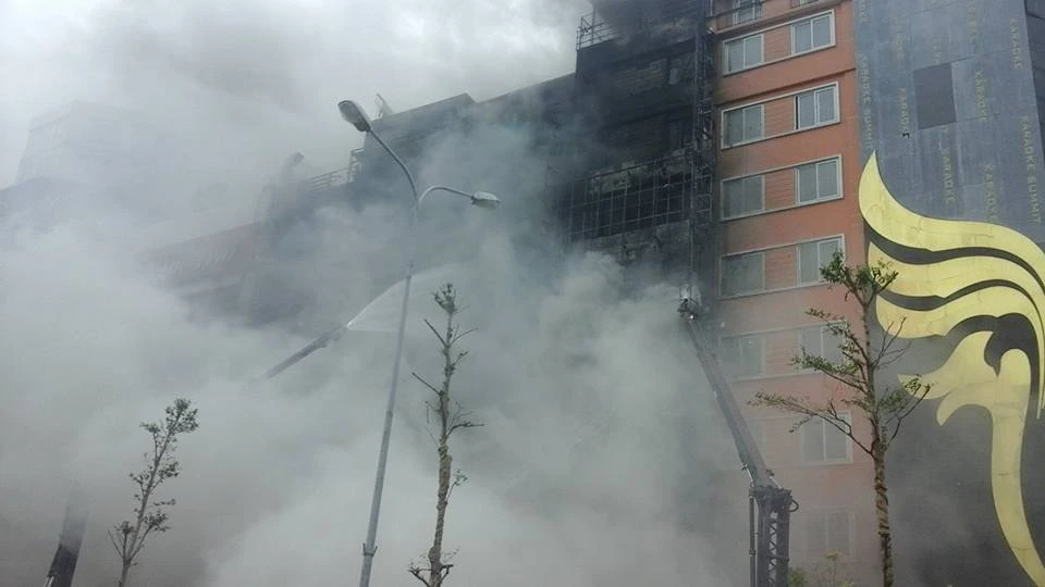 Cháy dữ dội quán karaoke: 'Cứu các bạn tôi với!' ảnh 9 Cháy dữ dội quán karaoke: 'Cứu các bạn tôi với!' ảnh 9