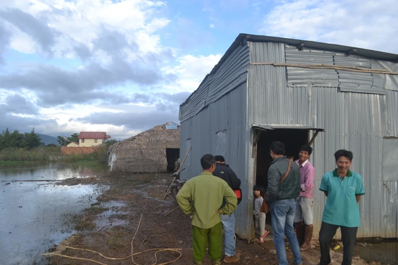 hồ sơn nam gây ngập nhà dân