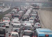 Xe ùn ùn đổ về Hà Nội ngày cận Tết