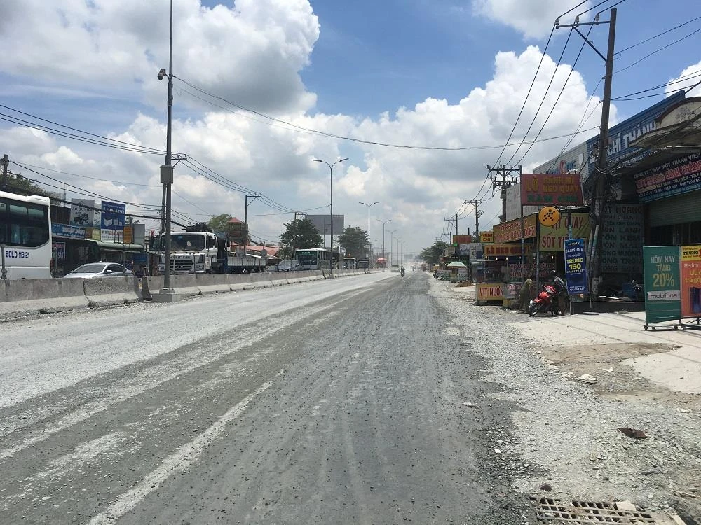 Dân quốc lộ 1A khóc ròng cảnh bụi đường mù mịt ảnh 9