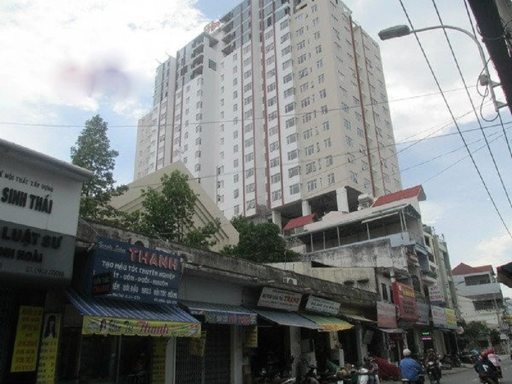 Chung cư Bảy Hiền Tower đã hoàn thành nhiều năm nhưng còn vướng mắc nên người dân chưa được cấp sổ. Ảnh: HOÀNG GIANG