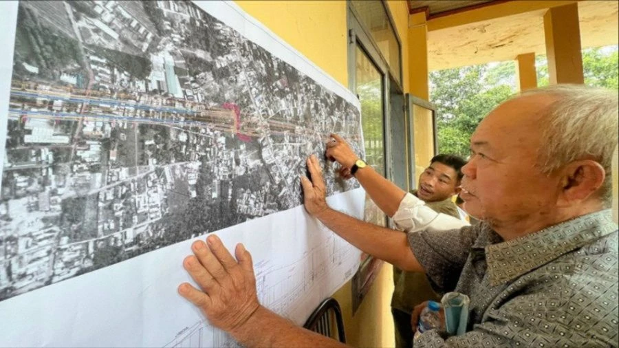 Người dân tìm hiểu thông tin về dự án cao tốc Biên Hòa - Vũng Tàu