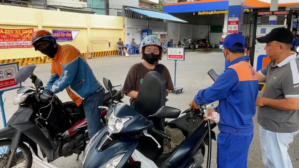 đổ xăng - chuyển khoản