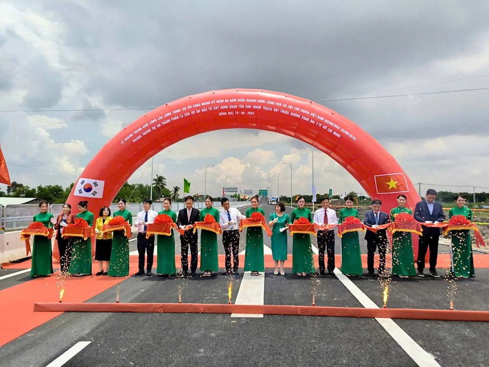 cao toc Long Thanh 2.jpg