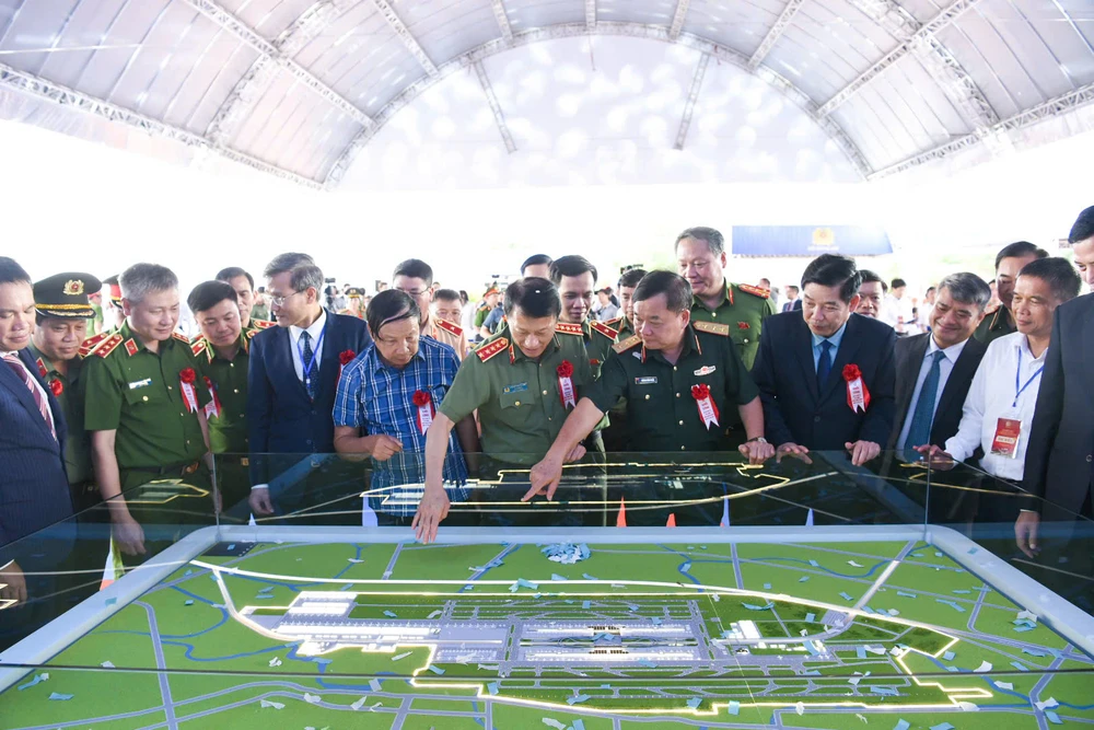 san bay Gia Binh.jpg