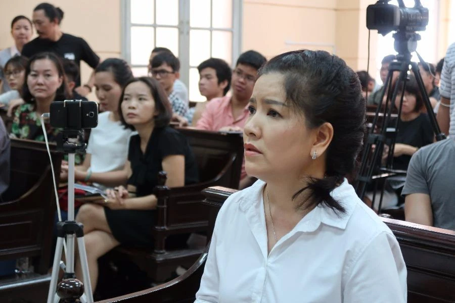 Ngọc Trinh: 'Em hết đường rồi, em phải bảo vệ em thôi' ảnh 1