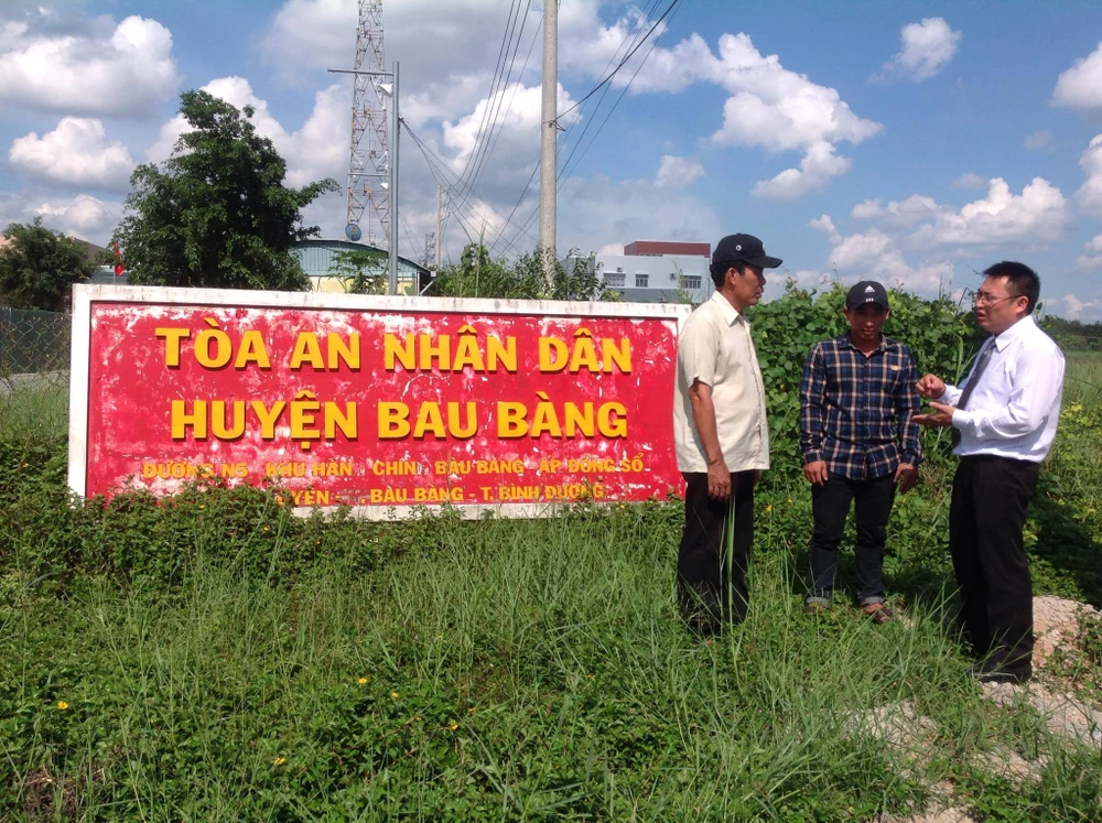 Hoãn xử vụ 'Tòa bất ngờ bắt tạm giam' ảnh 1