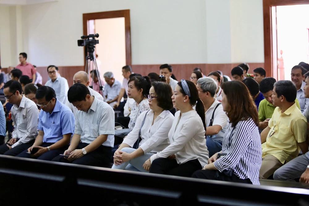 Vũ 'nhôm' mập mạp trong ngày ra toà phúc thẩm ảnh 3