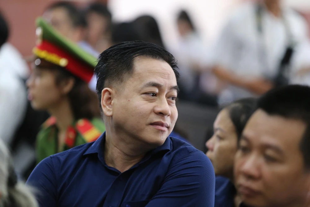 Vũ 'nhôm' lớn tiếng vì luật sư chậm đến gặp ảnh 2