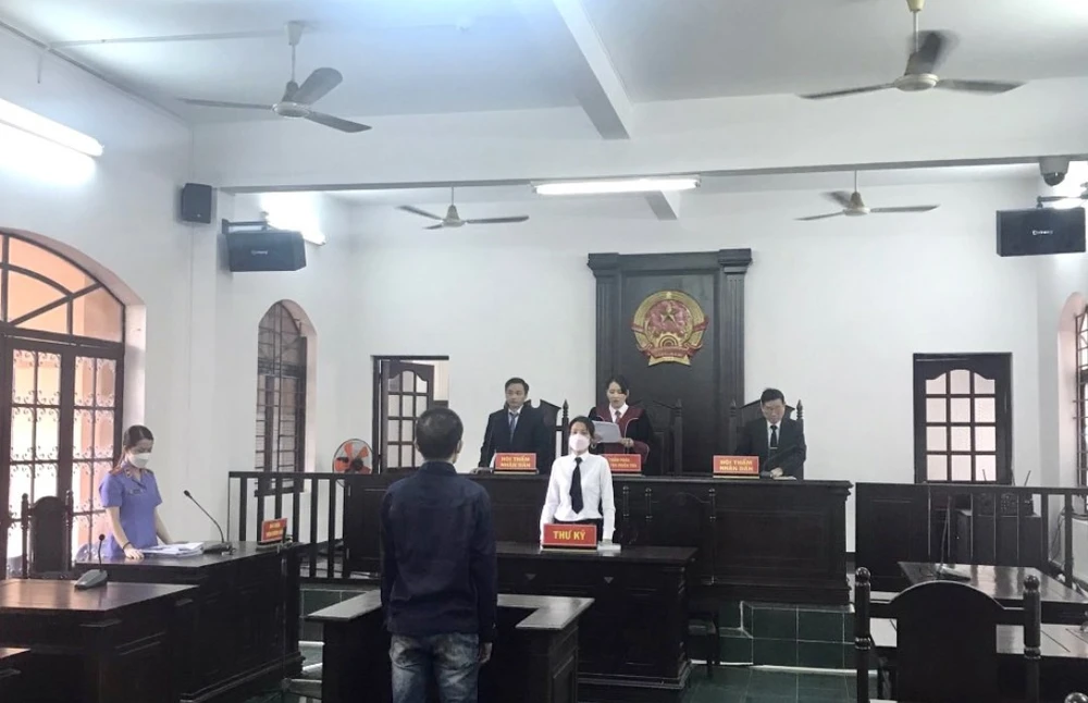 Tài xế xe ôm công nghệ bất chợt nổi lòng tham, tăng ga bỏ chạy khi khách hàng xuống xe và đề nghị mở cốp xe để lấy giỏ xách. Ảnh: HOA TRÀ Tài xế xe ôm công nghệ bất chợt nổi lòng tham, tăng ga bỏ chạy khi khách hàng xuống xe và đề nghị mở cốp xe để lấy giỏ xách. Ảnh: HOA TRÀ