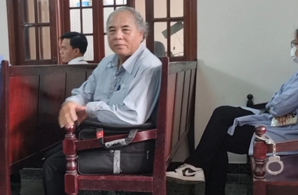 Ông Quyện tại tòa hôm nay 12-4. Ảnh: PL