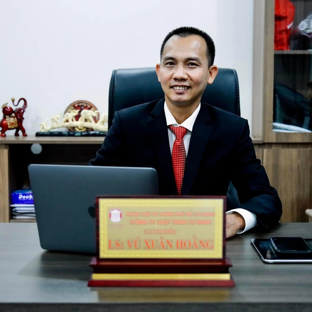 luat- su-vu-xuan-hoang.jpeg