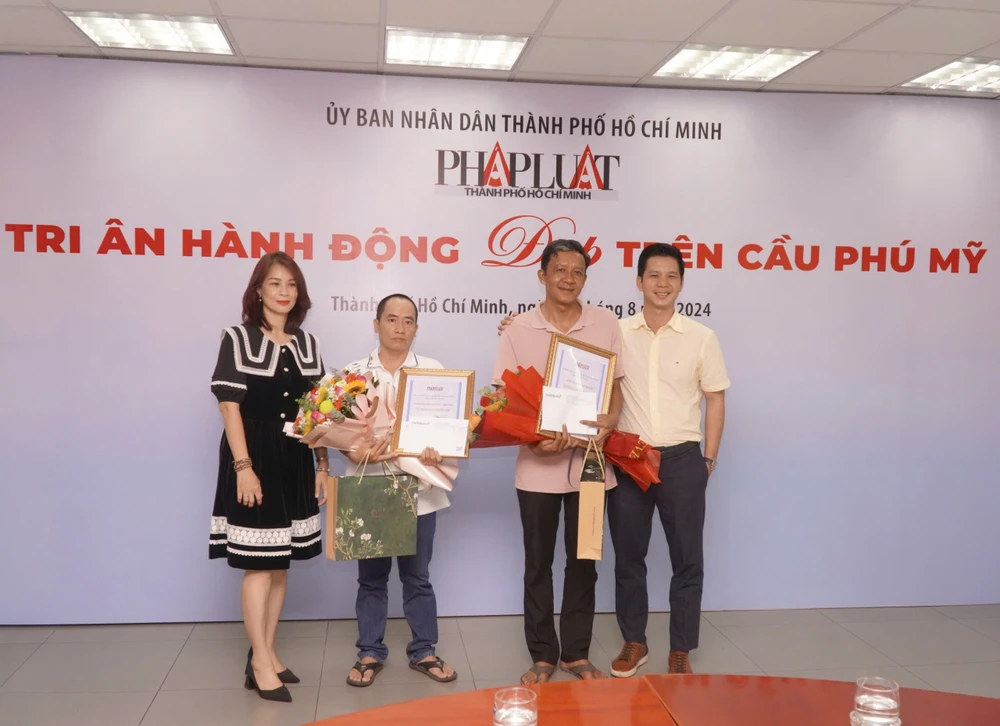 giữa đàng gặp chuyện bất bình