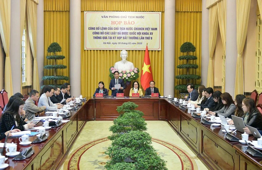 tinh gọn bộ máy