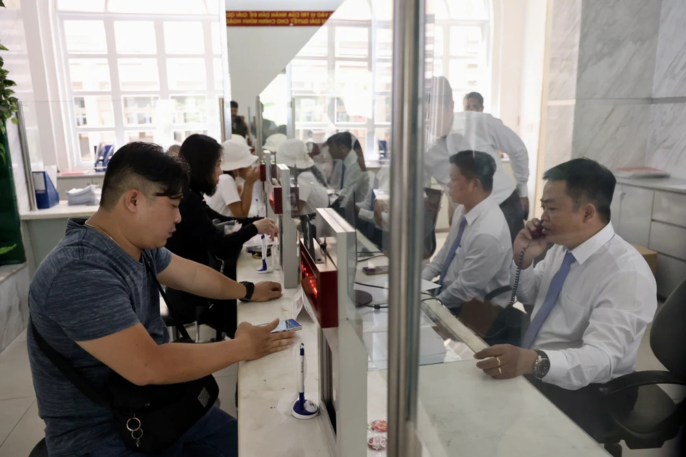 hanh chinh cong.jpeg