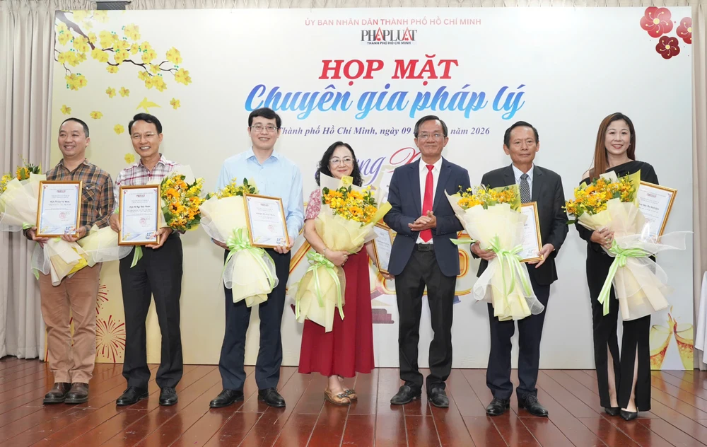 bao-phap-luat-tp-hcm-to-chuc-buoi-hop-mat-chuyen-gia-phap-ly-mung-xuan-2026-1-8516-2956.jpg.jpg