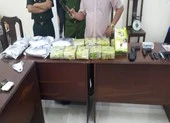 Bắt người mang 3 khẩu súng, vận chuyển hơn 20kg ma túy