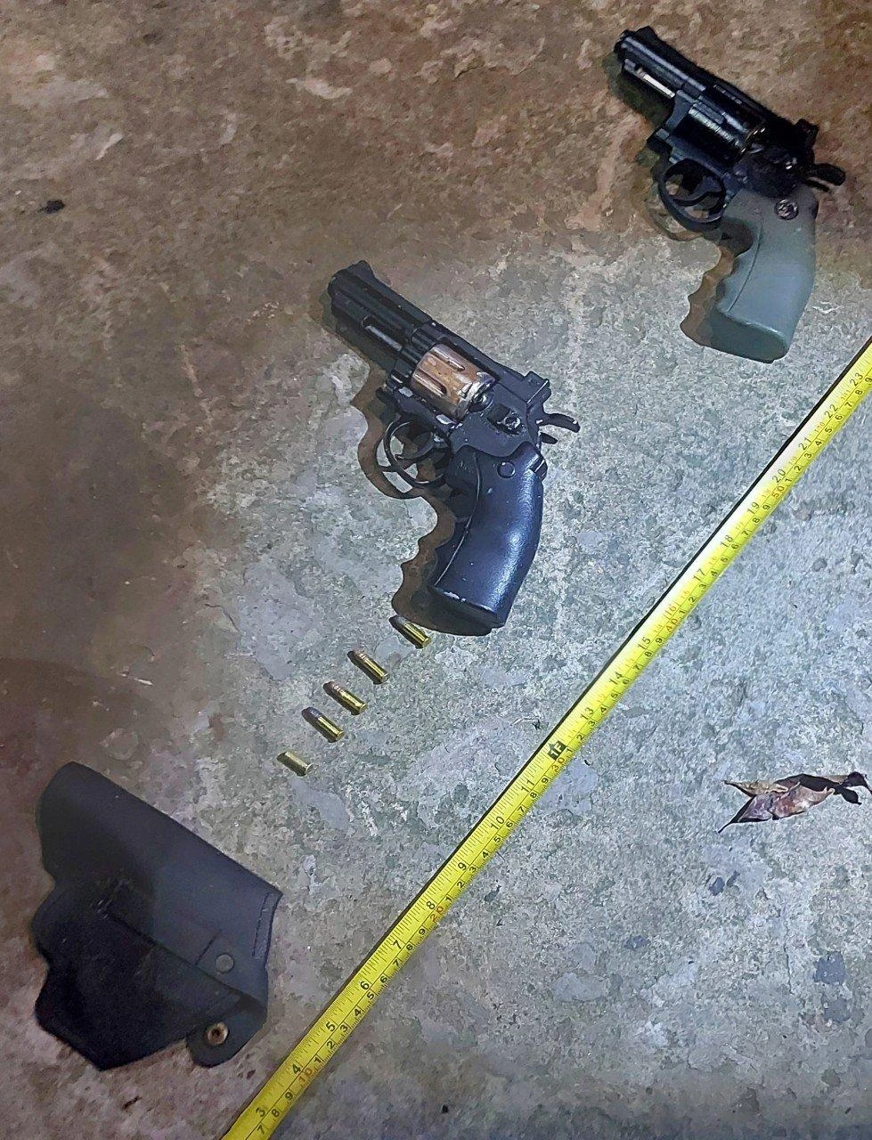 Các khẩu súng được công an thu giữ. Ảnh: CACC Các khẩu súng được công an thu giữ. Ảnh: CACC