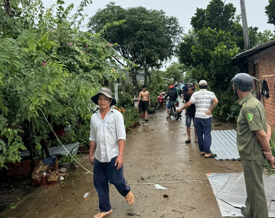 Mua-dong-loc-xoay-nha-toc-mai (4).jpg