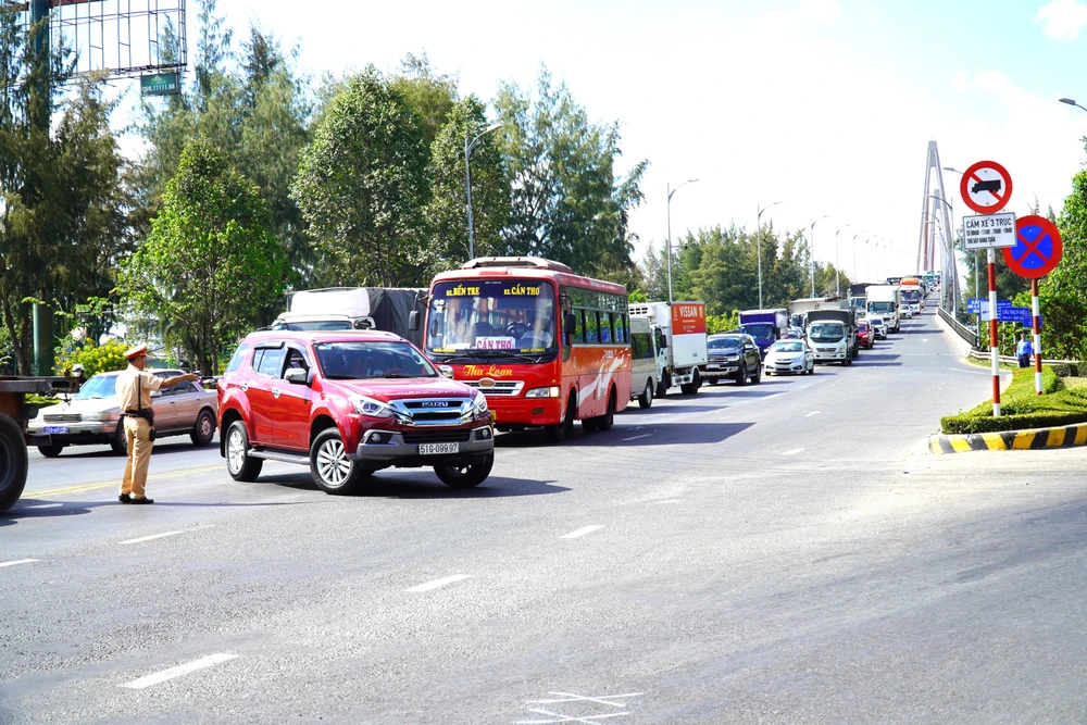 Kiem-dinh-cau-Rach-Mieu (2).JPG