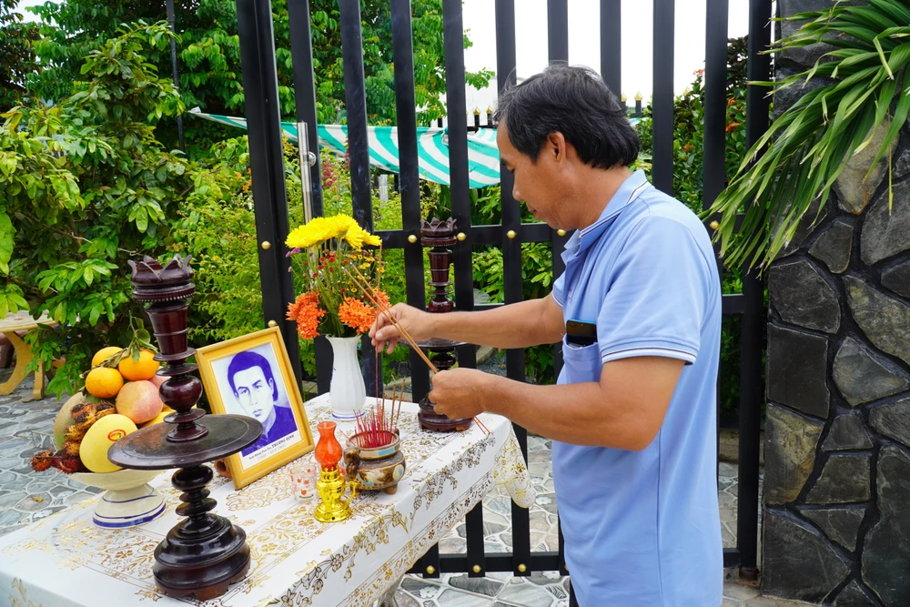 Anh-hung-dan-toc-Truong-Dinh (4).JPG