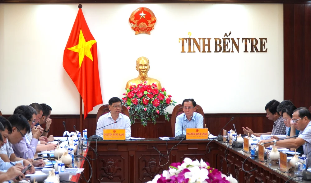 Cầu Mỏ Cày thuộc Dự án nâng tĩnh không 11 cầu Phía Nam tạm dừng thi công do thiếu mặt bằng