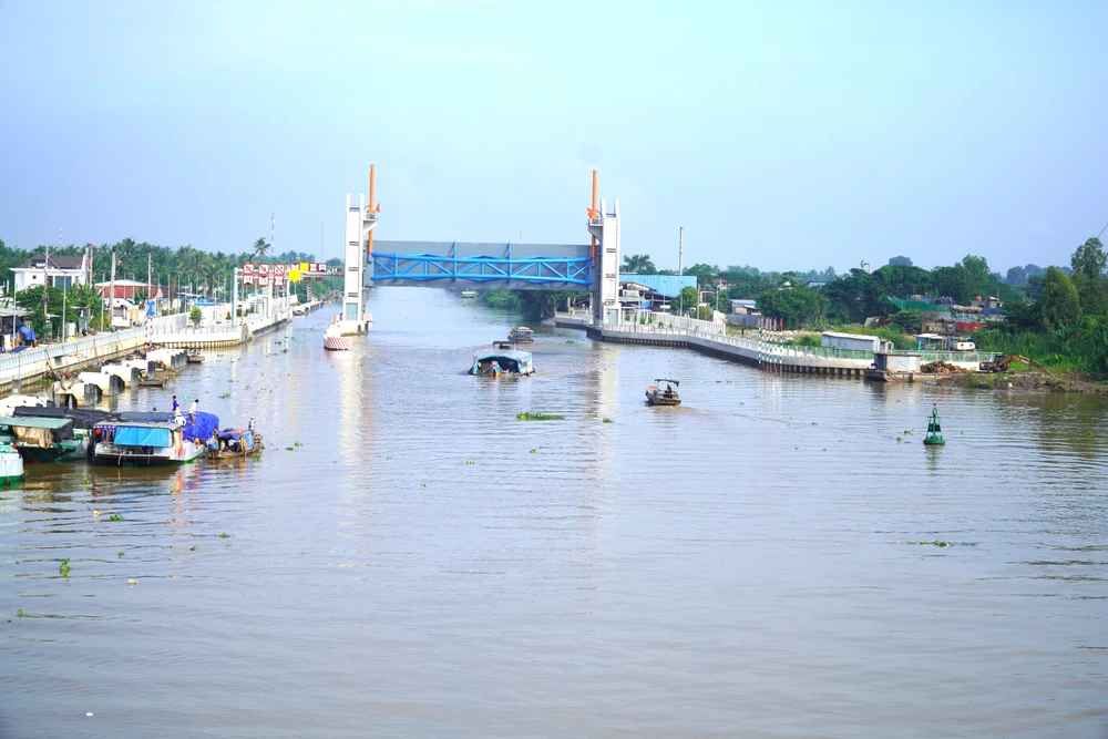 Cống ngăn mặn Nguyễn Tấn Thành hoàn thành đưa vào vận hành