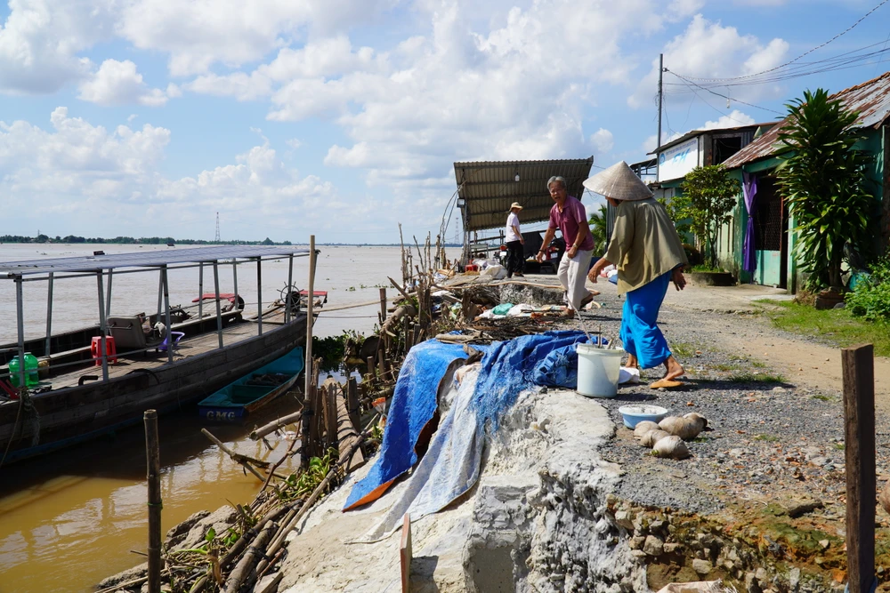 ho-tro-di-doi-dan-sat-lo (2).JPG