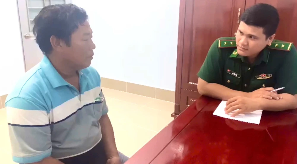 Bến Tre: Xử phạt chủ tàu cá tàng trữ thiết bị giám sát hành trình của chủ tàu cá khác