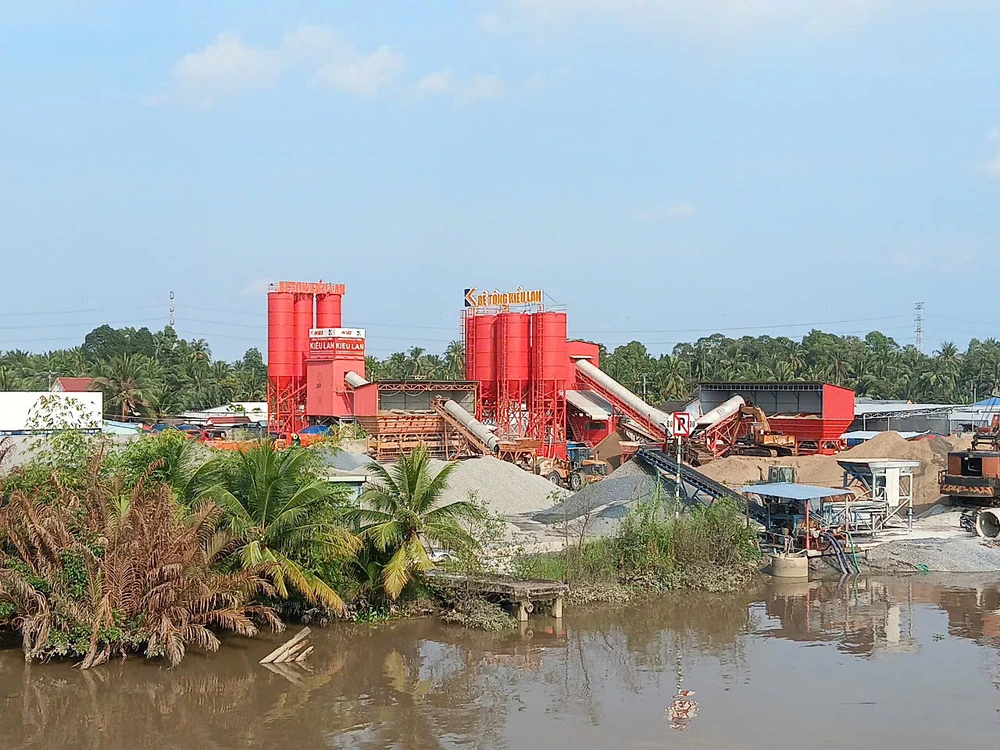 Giao xe cho tài xế chở quá tải hơn 50%, Công ty bê tông Kiều Lan bị phạt 290 triệu đồng