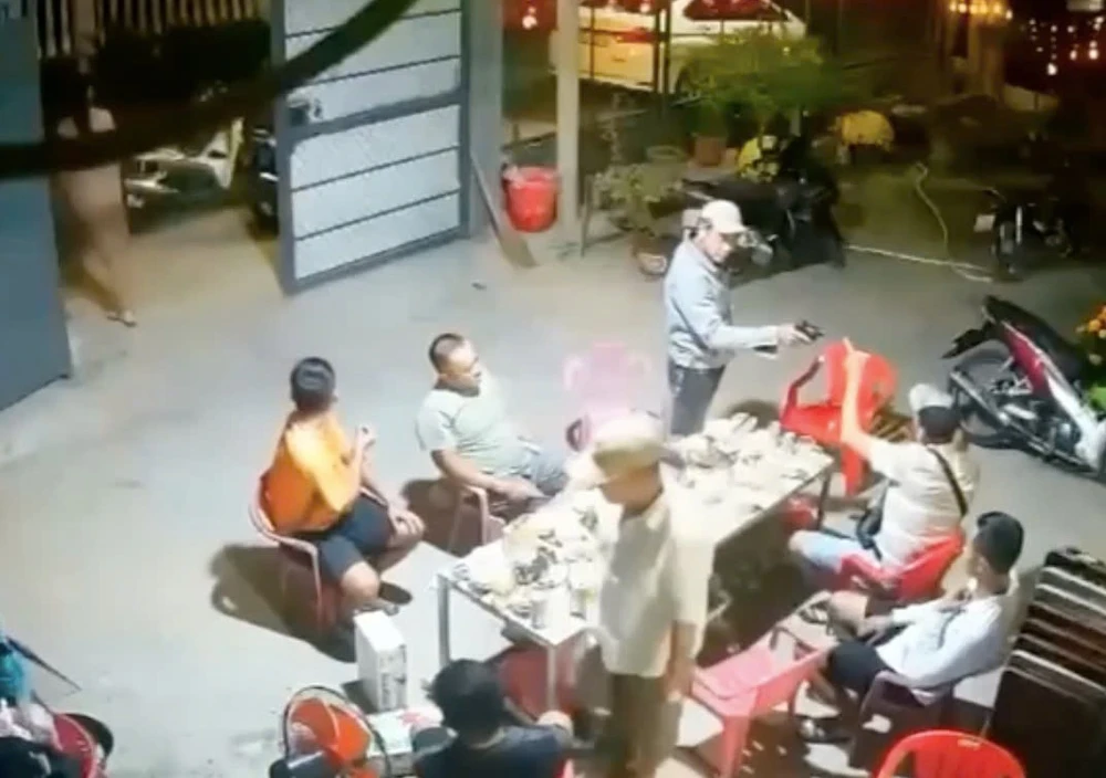 Công an truy tìm đối tượng gây ra vụ nổ súng để giải quyết mâu thuẫn