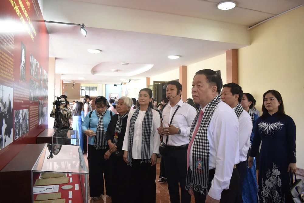 “Đội quân tóc dài” và phong trào “Ba đảm đang” làm cho lịch sử phụ nữ vẻ vang hơn