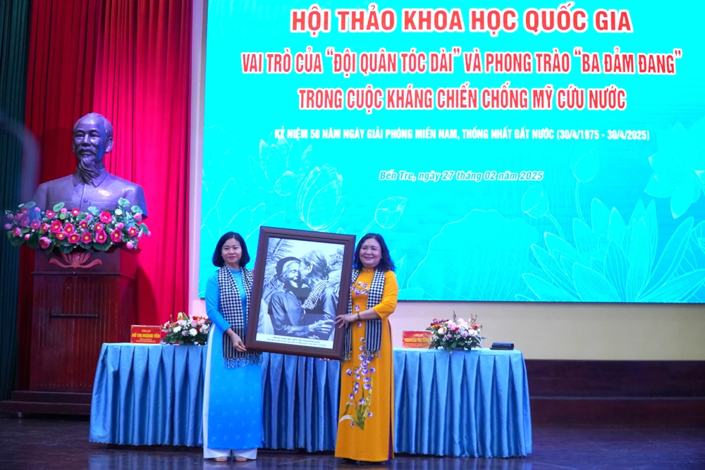 Doi-quan-toc-dai (6).JPG