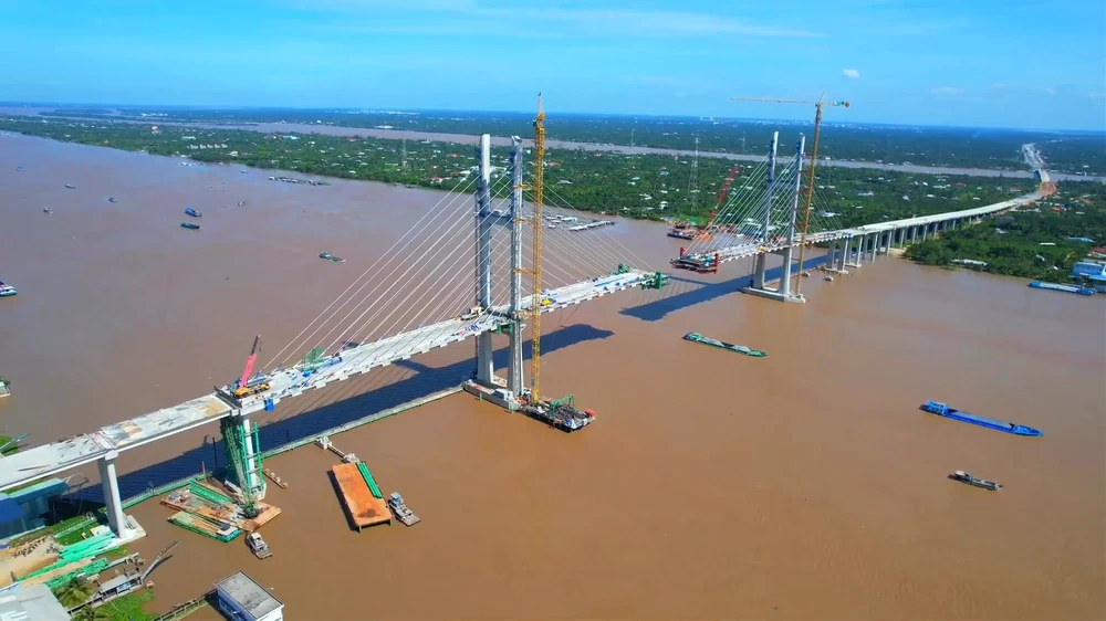 Thi đua 45 ngày đêm đẩy nhanh tiến độ dự án cầu Rạch Miễu 2 kịp hoàn thành dịp lễ 2-9