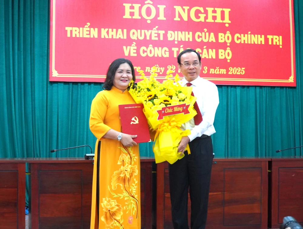 Bộ Chính trị chuẩn y chức Bí thư Tỉnh ủy Bến Tre