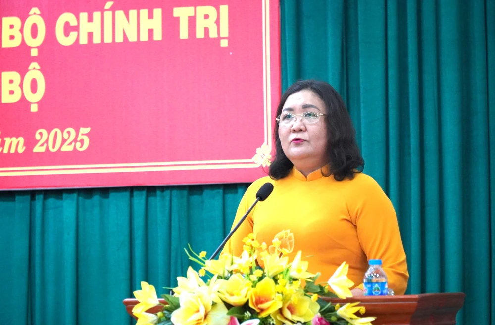 Nhân sự tuần qua: Bộ Chính trị, Ban Bí thư chuẩn y nhân sự ở nhiều địa phương