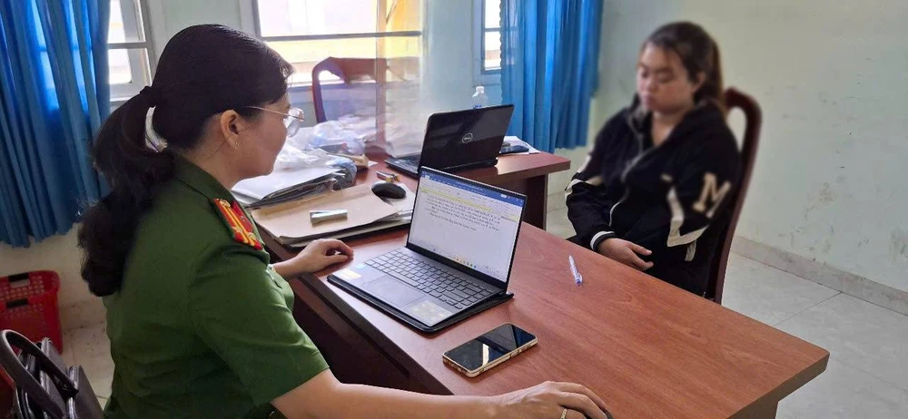 Tạm giữ hình sự bảo mẫu Nguyễn Thị Huỳnh Tuyền hành hạ trẻ em ở cơ sở giữ trẻ tự phát