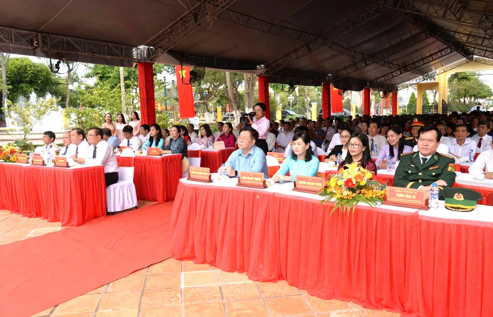 Trưởng Ban Tuyên giáo và Dân vận Trung ương dự lễ kỷ niệm Ngày Thương binh Liệt sĩ tại Đồng Tháp